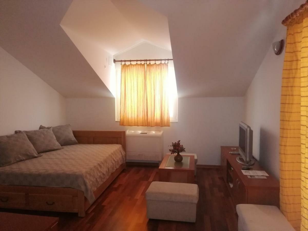 Apartments Bernarda Sumpetar Extérieur photo
